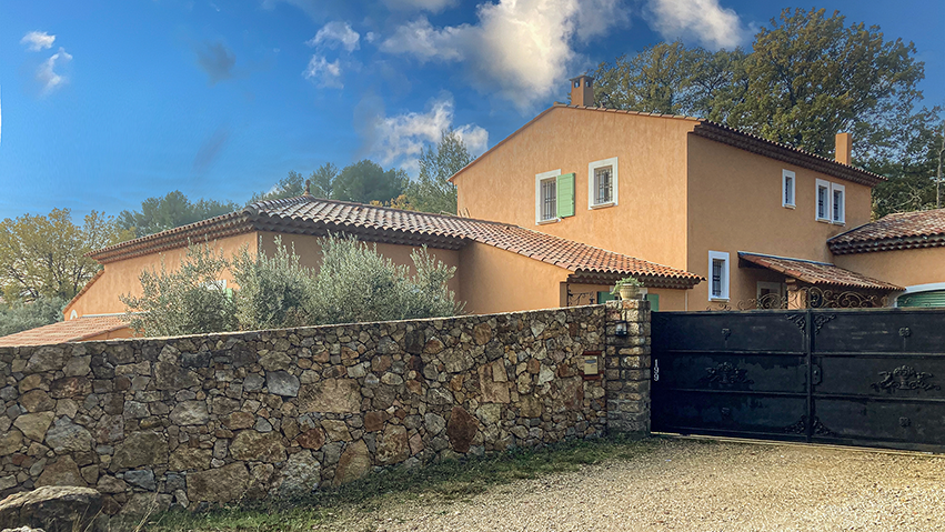 Gîte Le Mas des Oliviers. Entrée principale.