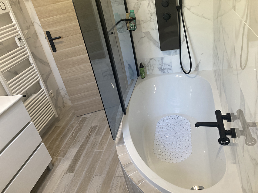 Gîte Le Mas des Oliviers, salle de bain.