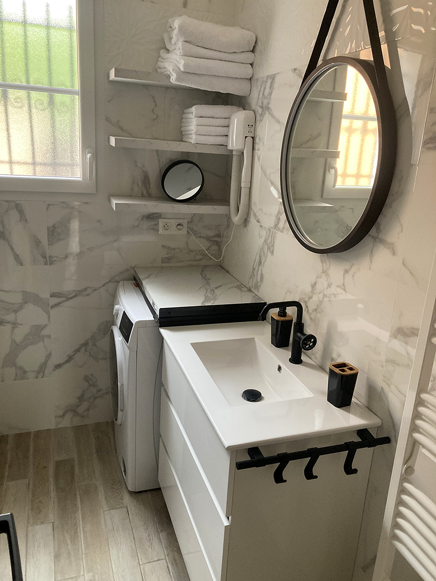 Gîte Le Mas des Oliviers, salle de bain.