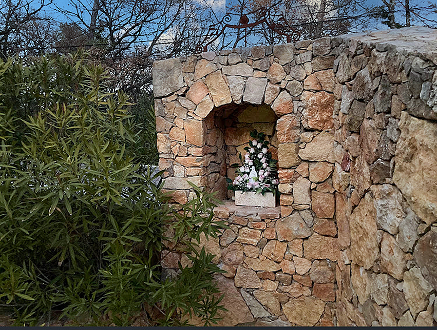 Gîte Le Mas des Oliviers, décoration entrée.