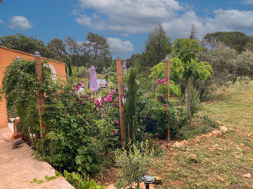Gîte Le Mas des Oliviers location de vacances Var Draguignan. vue extérieure.